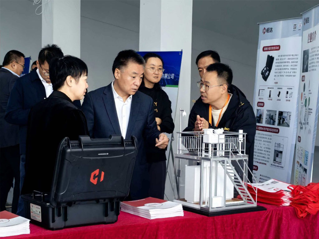 官网尺寸1.jpg 官网尺寸1.jpg